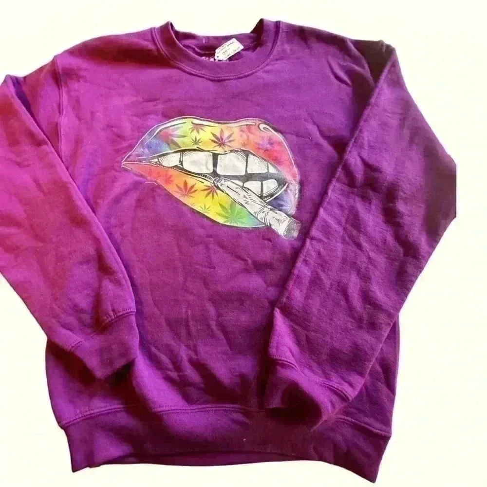 Gildan small vibrant‎ purple tie dye lips & weed joint. NWT